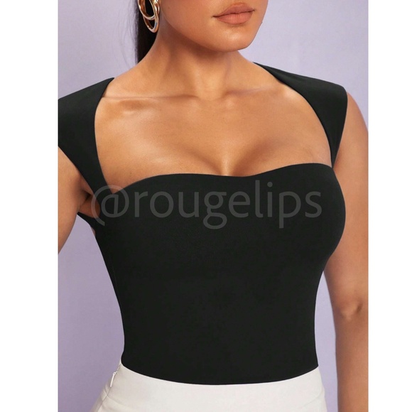 Black Slim Fit CROP Top Sweetheart Décolleté Neckline Thick and Stretchy - Picture 3 of 8